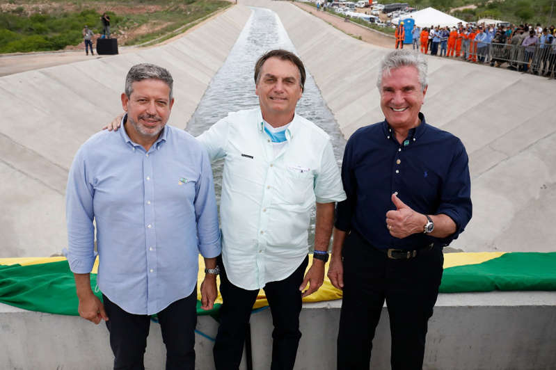 Bolsonaro inaugura trecho da transposição do Rio São Francisco